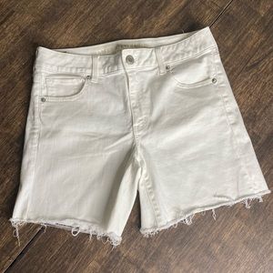 American Eagle White Midi Shorts Size 12
